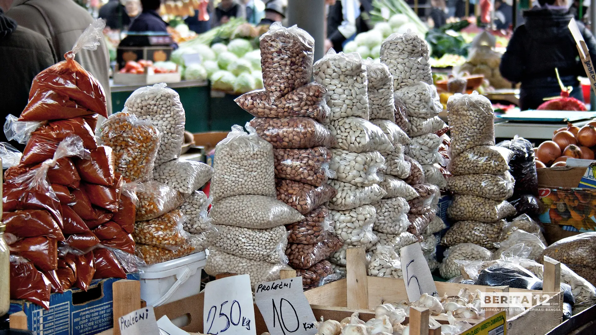 Harga Pangan 16 November: Beras Medium Naik, Bawang dan Cabai Ikut Merangkak